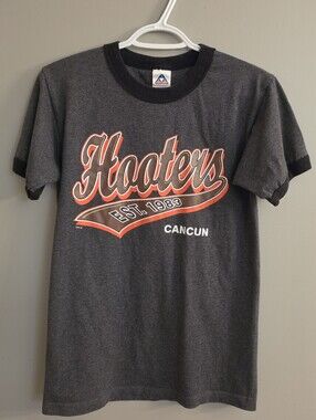 Hooters Shirt